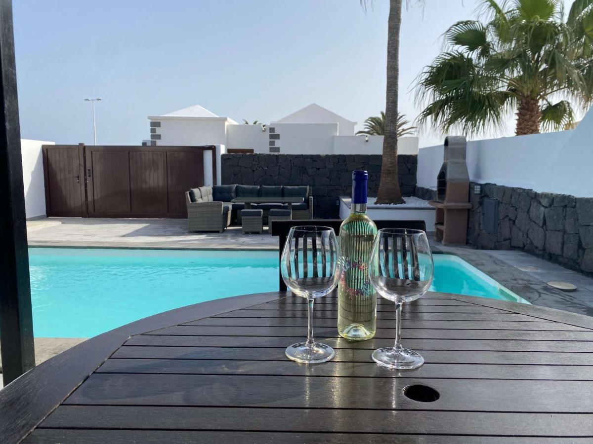 Stunning Villa Arabella - Heated Pool - Bbq - Amazing Terrace - Playa Blanca Buitenkant foto